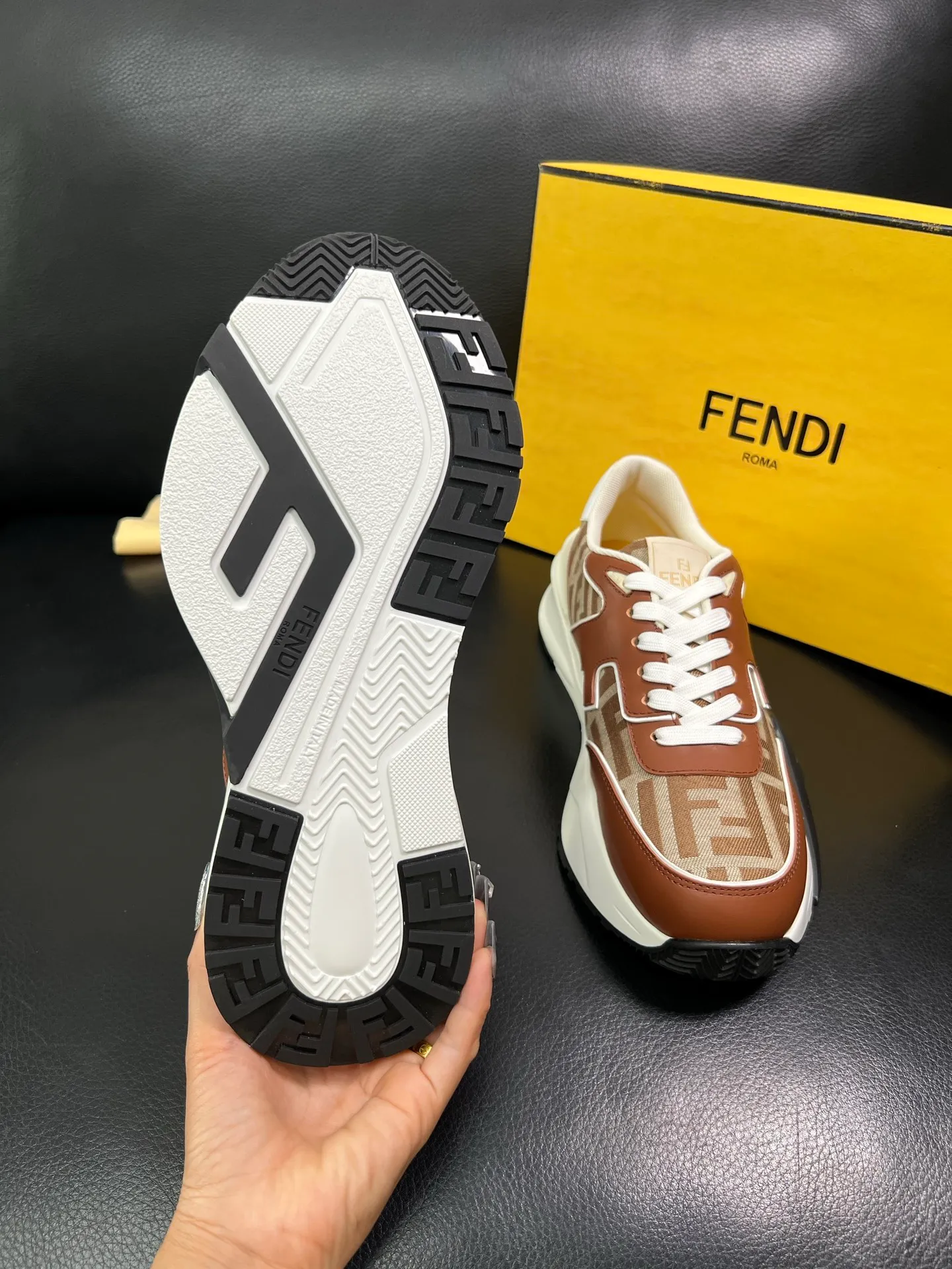 Men's shoes 💰840 FENDI top purchasing Fendi counters are equipped with the original factory, original fabrics imported from Italy, breathable and comfortable cowhide lining, soles: original soles specially provided by the original factory are super comfortable, original factory orders 🔍high quality, you can enter and exit the counter at will, welcome to compare, code number 39-44 (customized 38-45) 85856
